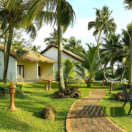 Abad Whispering Palms Hotel Kumarakom Kültér fotó
