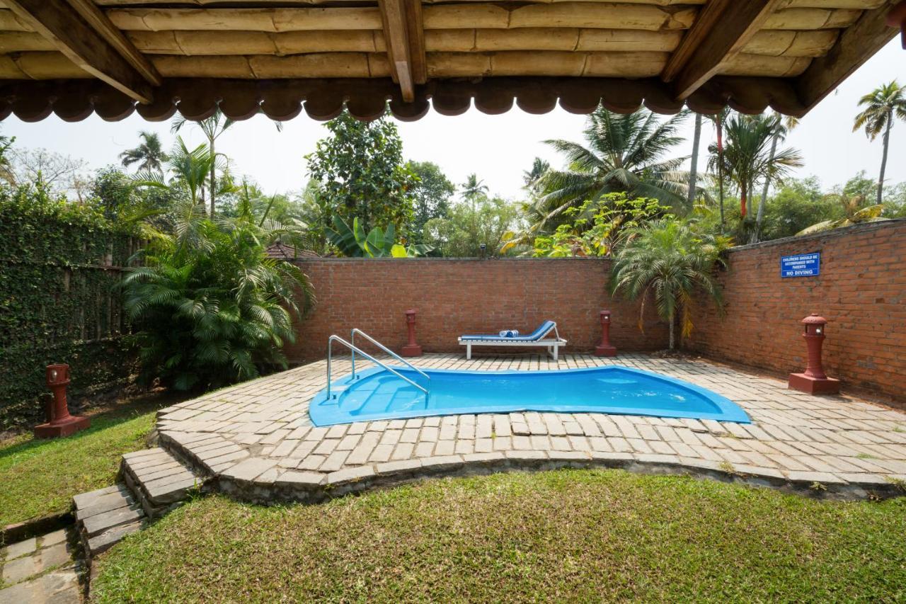 Abad Whispering Palms Hotel Kumarakom Kültér fotó