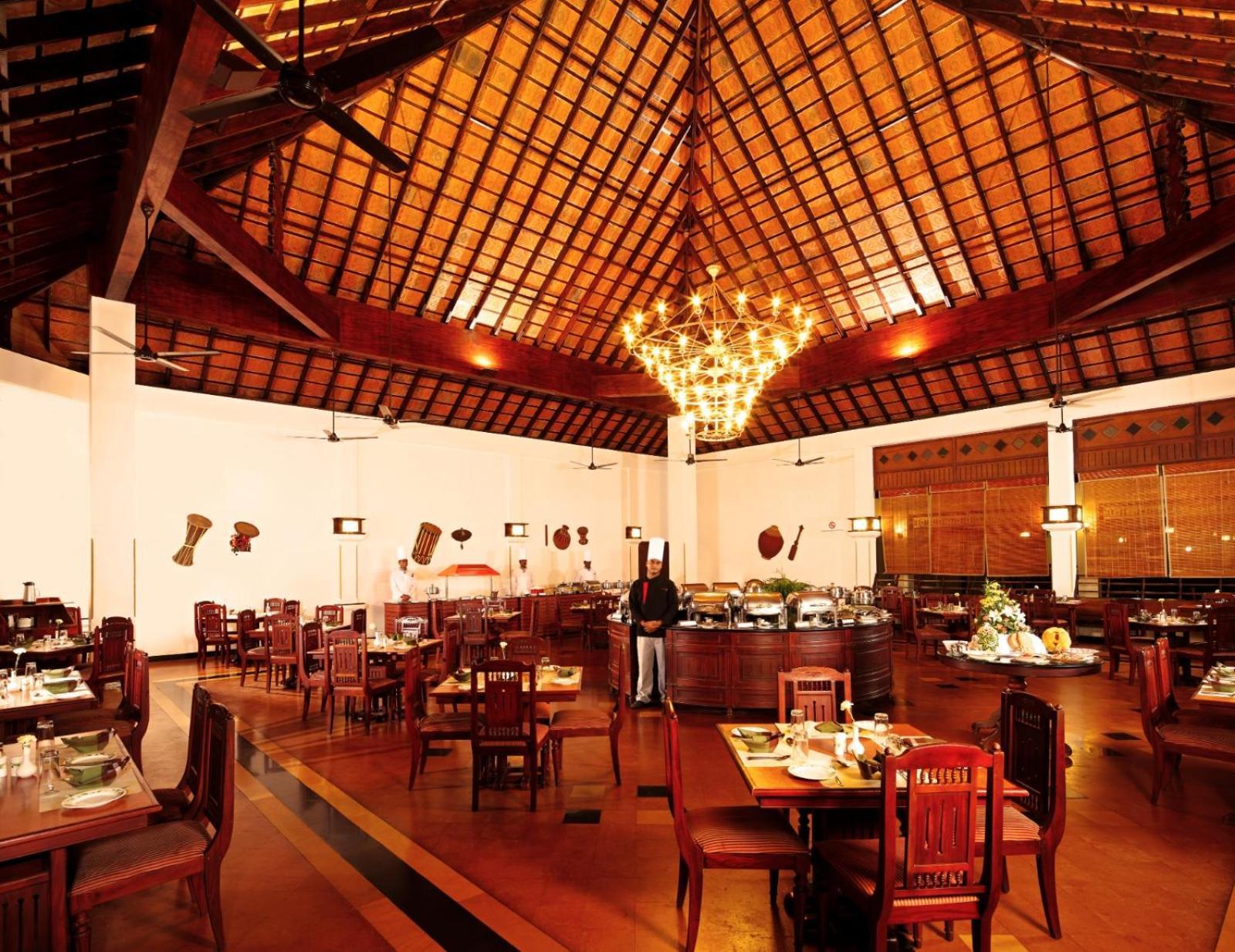 Abad Whispering Palms Hotel Kumarakom Kültér fotó