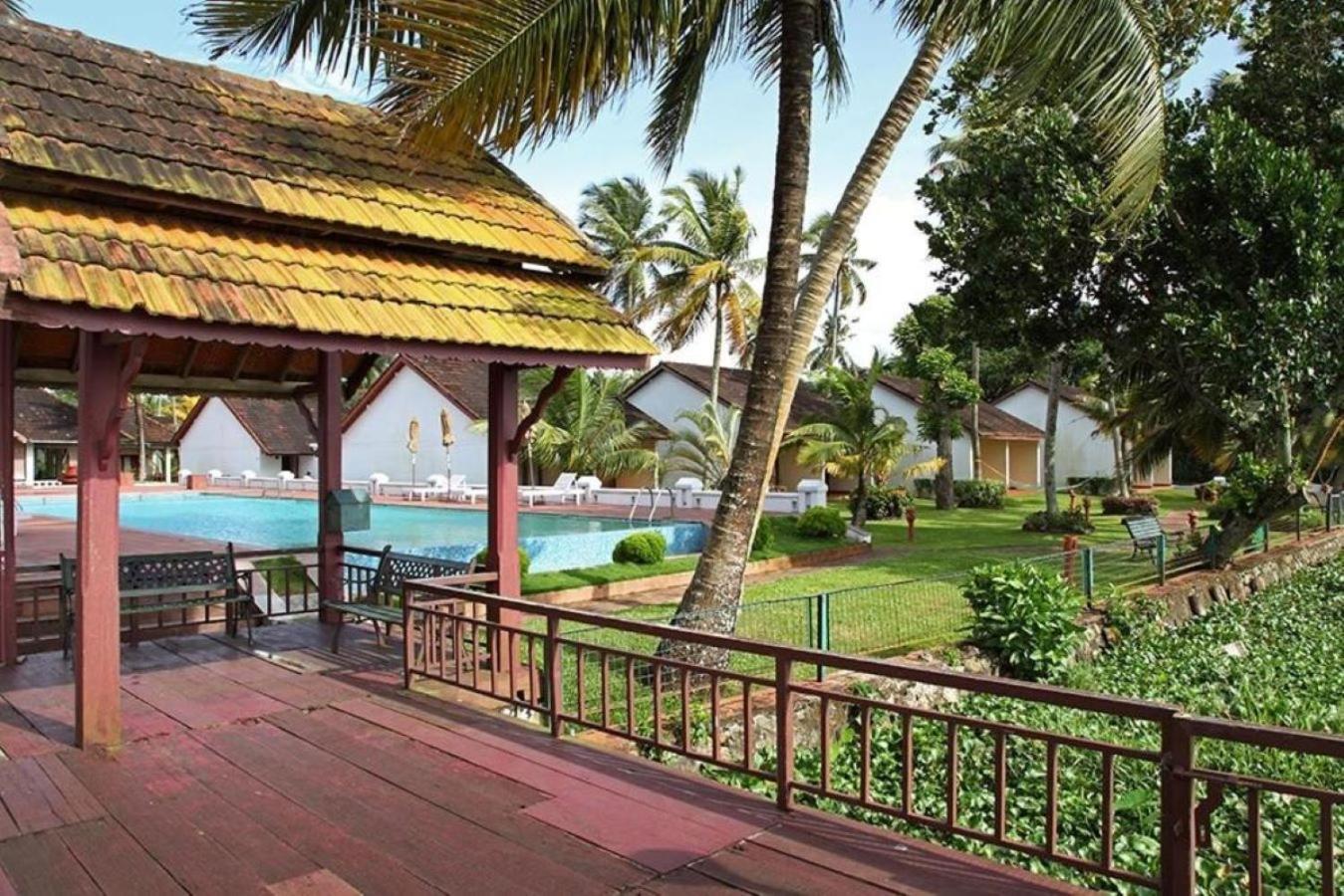 Abad Whispering Palms Hotel Kumarakom Kültér fotó