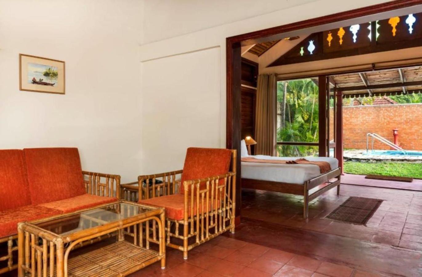 Abad Whispering Palms Hotel Kumarakom Kültér fotó