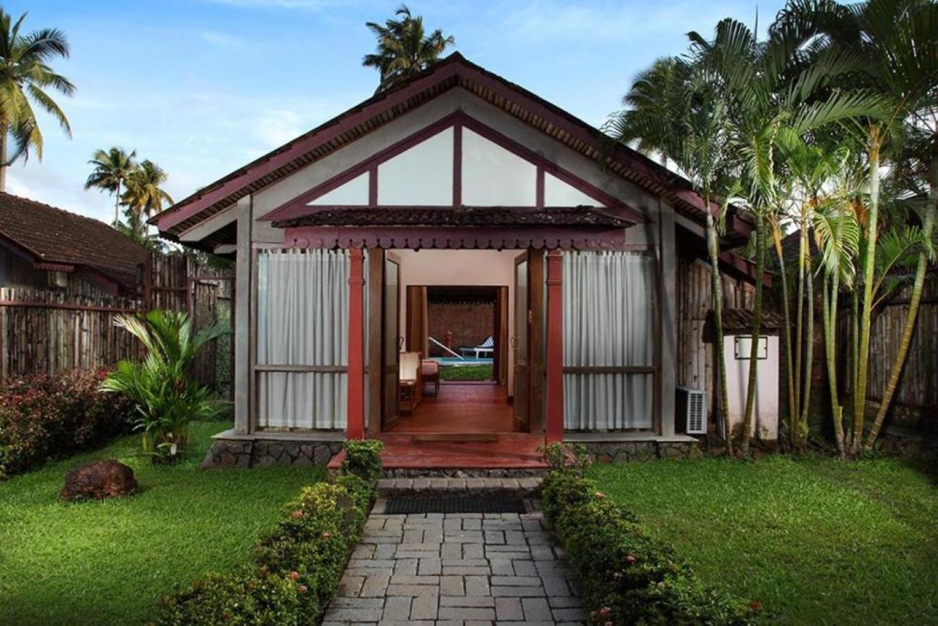 Abad Whispering Palms Hotel Kumarakom Kültér fotó