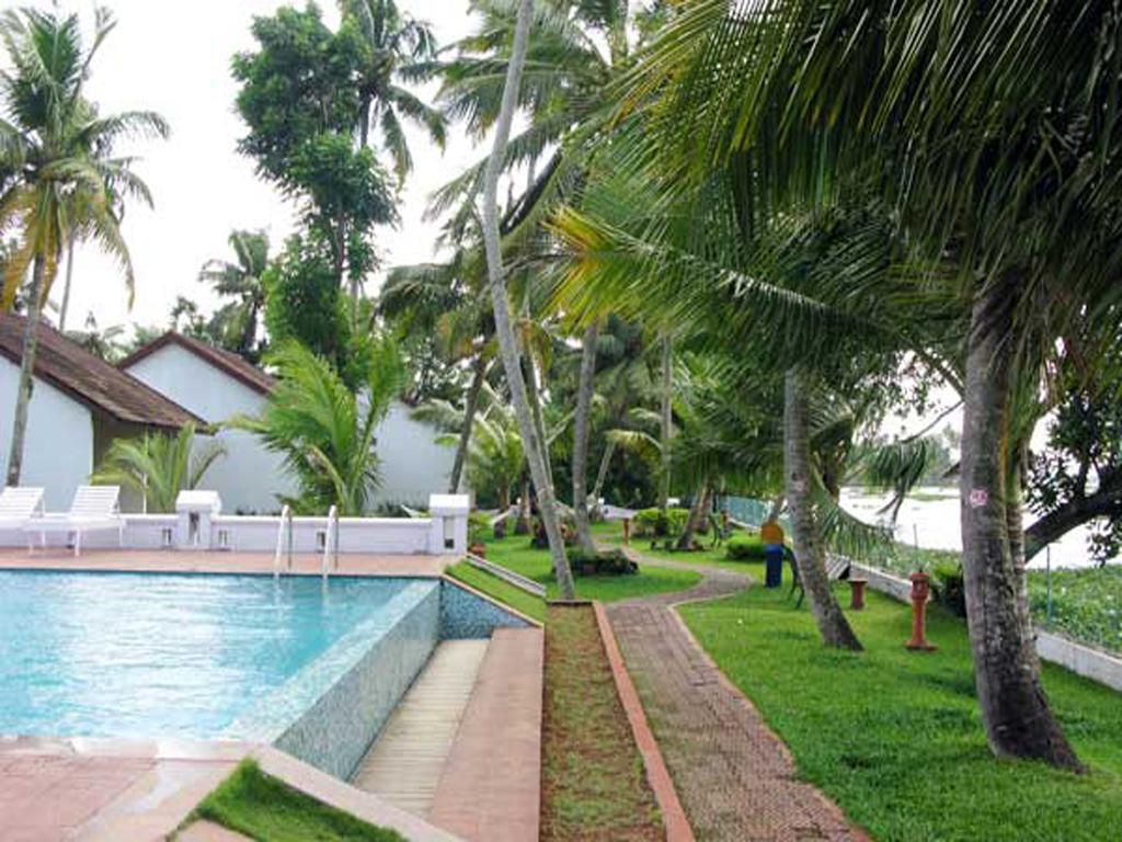 Abad Whispering Palms Hotel Kumarakom Kültér fotó