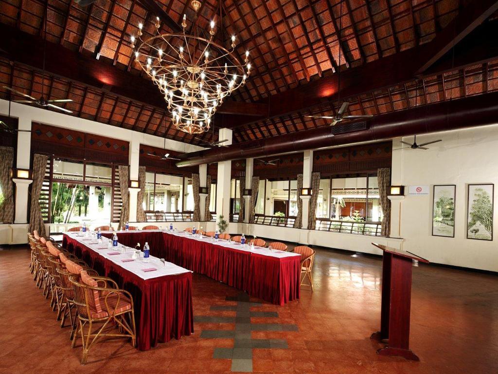 Abad Whispering Palms Hotel Kumarakom Kültér fotó