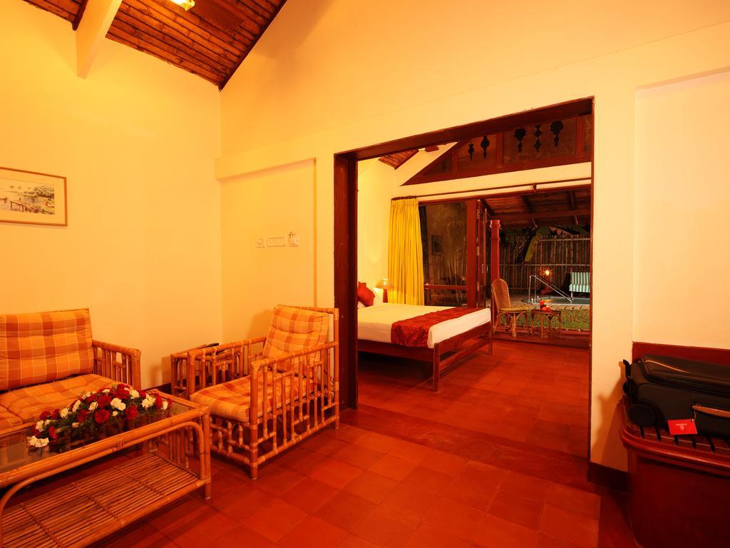 Abad Whispering Palms Hotel Kumarakom Kültér fotó