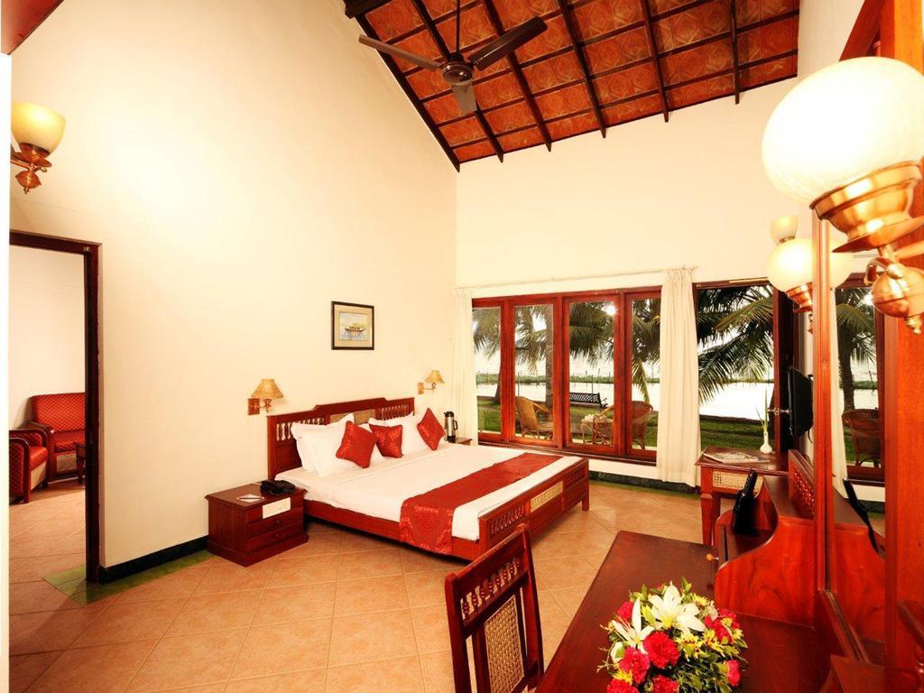 Abad Whispering Palms Hotel Kumarakom Kültér fotó