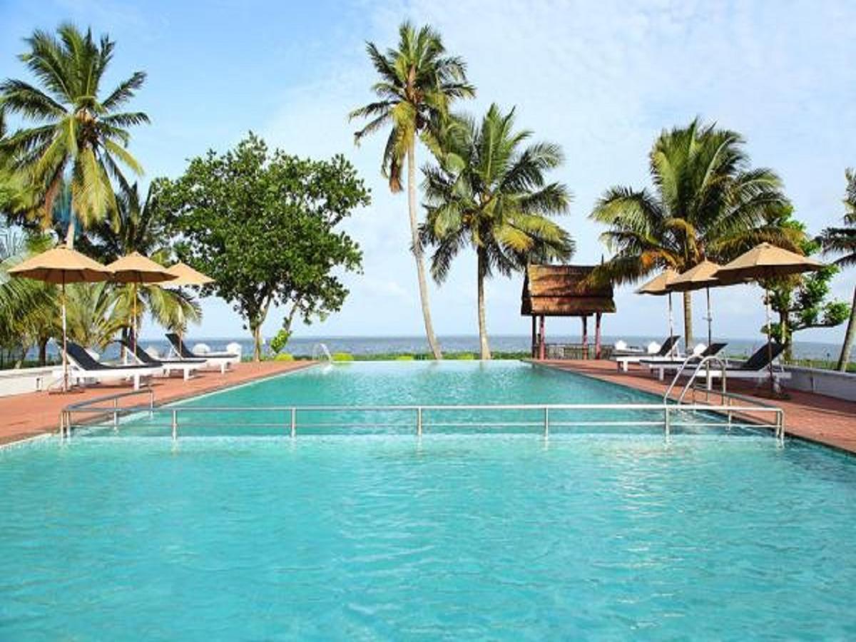 Abad Whispering Palms Hotel Kumarakom Kültér fotó