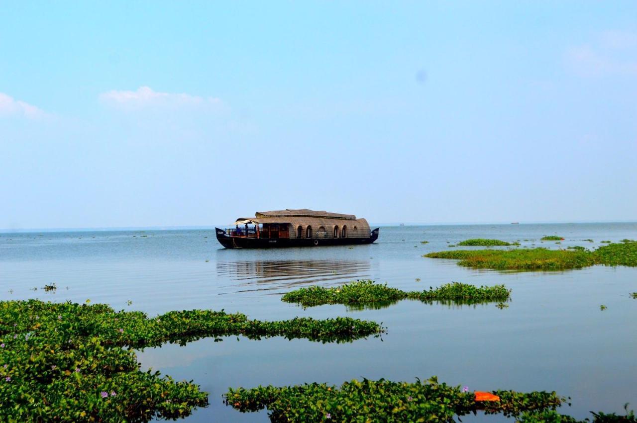 Abad Whispering Palms Hotel Kumarakom Kültér fotó